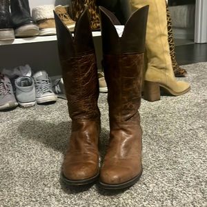 Womens tall leather boots.